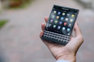 The Fall of BlackBerry (1)